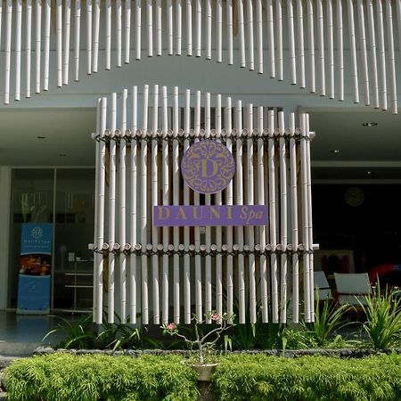 K Gallery Hotel Pasuruan Exterior foto