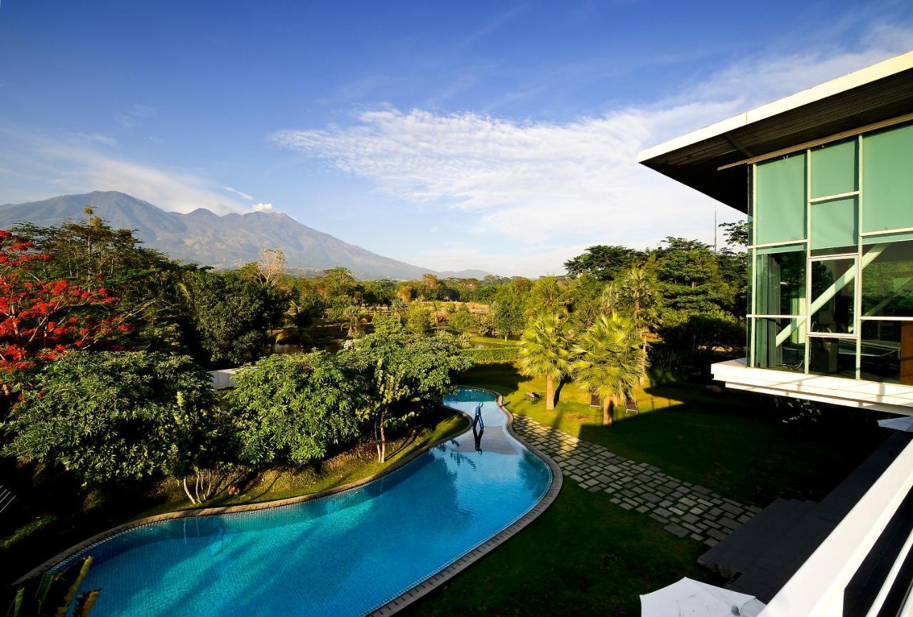 K Gallery Hotel Pasuruan Exterior foto