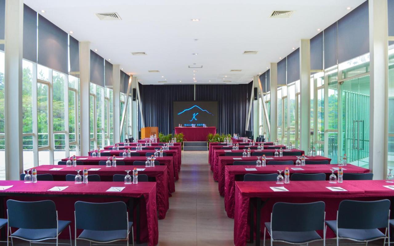 K Gallery Hotel Pasuruan Exterior foto