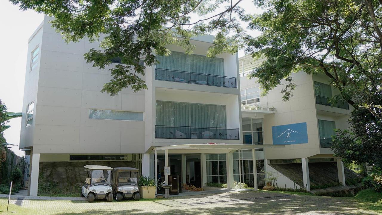 K Gallery Hotel Pasuruan Exterior foto