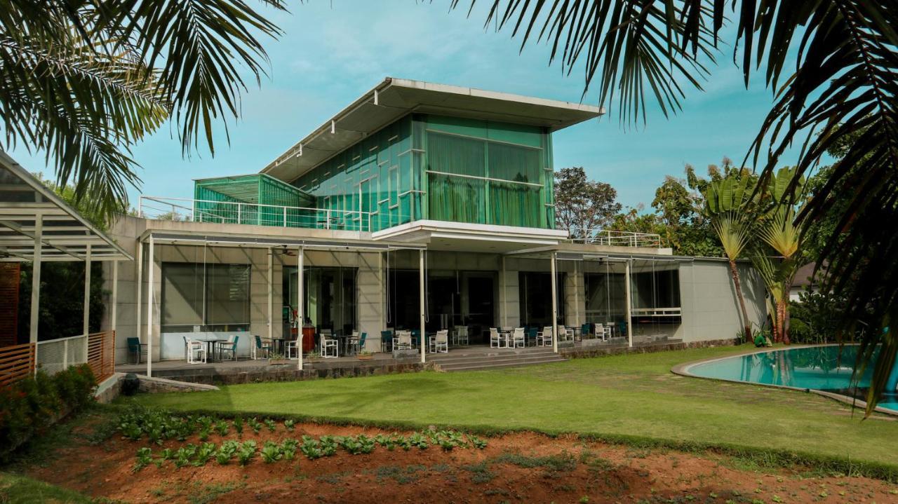K Gallery Hotel Pasuruan Exterior foto